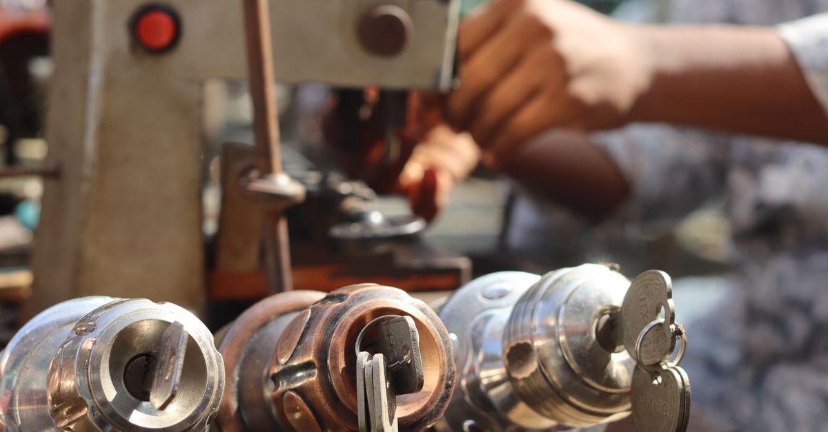 locksmith service technician — Seal Beach CA Locksmith